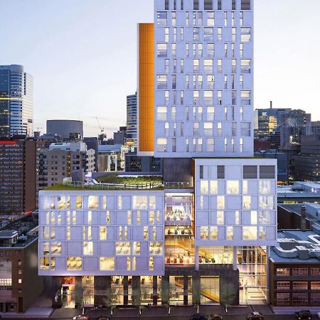 Toronto Metropolitan University-Daphne Cockwell Complex Residence Kültér fotó