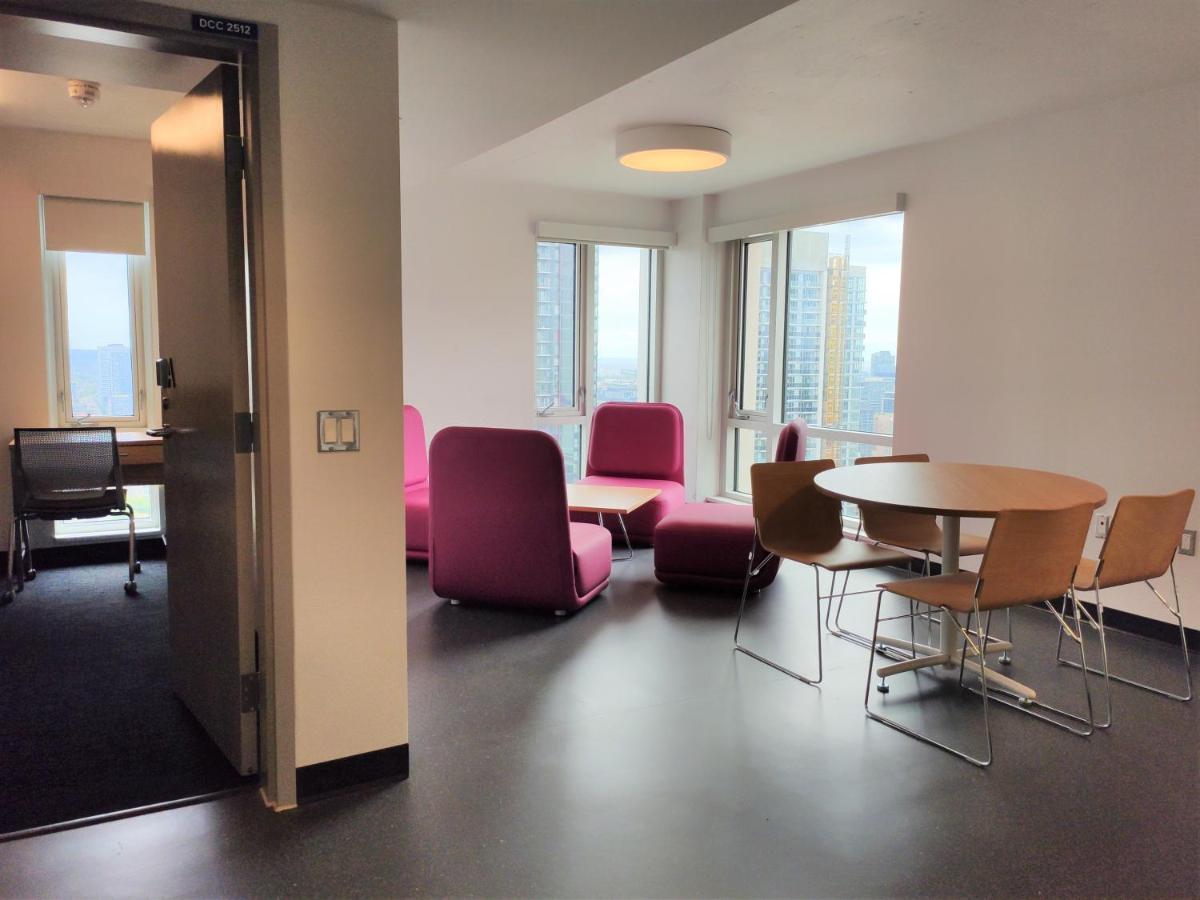 Toronto Metropolitan University-Daphne Cockwell Complex Residence Kültér fotó