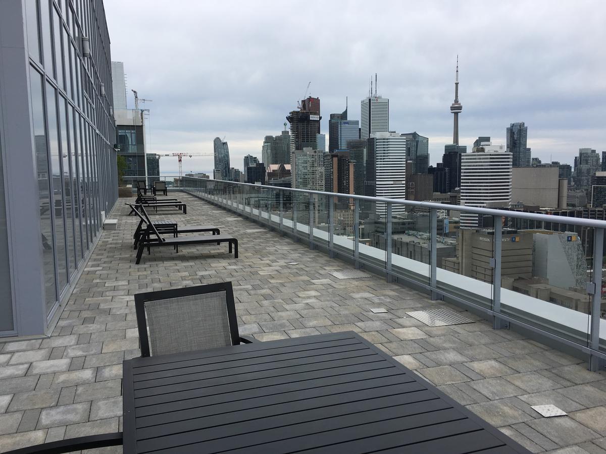 Toronto Metropolitan University-Daphne Cockwell Complex Residence Kültér fotó